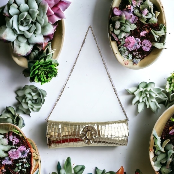 Chico’s gold Croco chain shoulder bag / clutch - Picture 2 of 11
